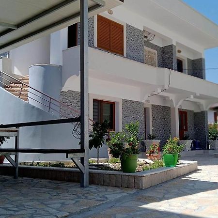 Villa Besnik, Rooms For Rent فلورا المظهر الخارجي الصورة