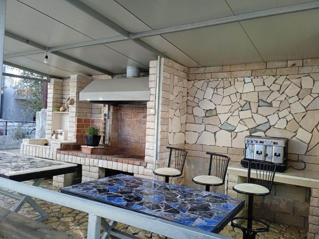 Villa Besnik, Rooms For Rent فلورا المظهر الخارجي الصورة