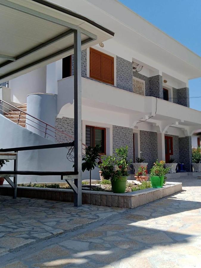 Villa Besnik, Rooms For Rent فلورا المظهر الخارجي الصورة