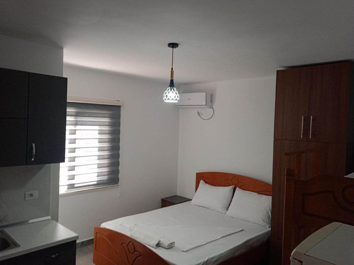 Villa Besnik, Rooms For Rent فلورا المظهر الخارجي الصورة